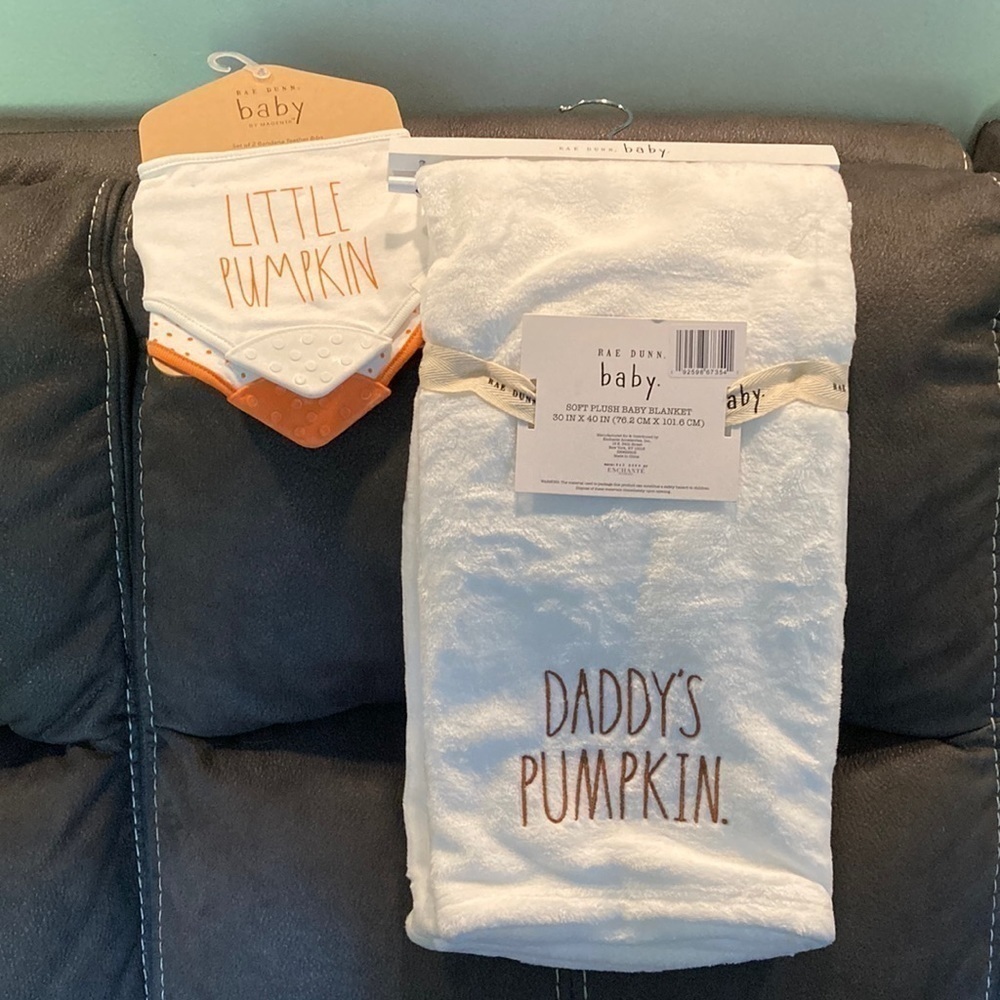 Rae Dunn "DADDY'S PUMPKIN" BABY BLANKET and "LITTLE PUMPKIN" BIBS WITH TEETHER